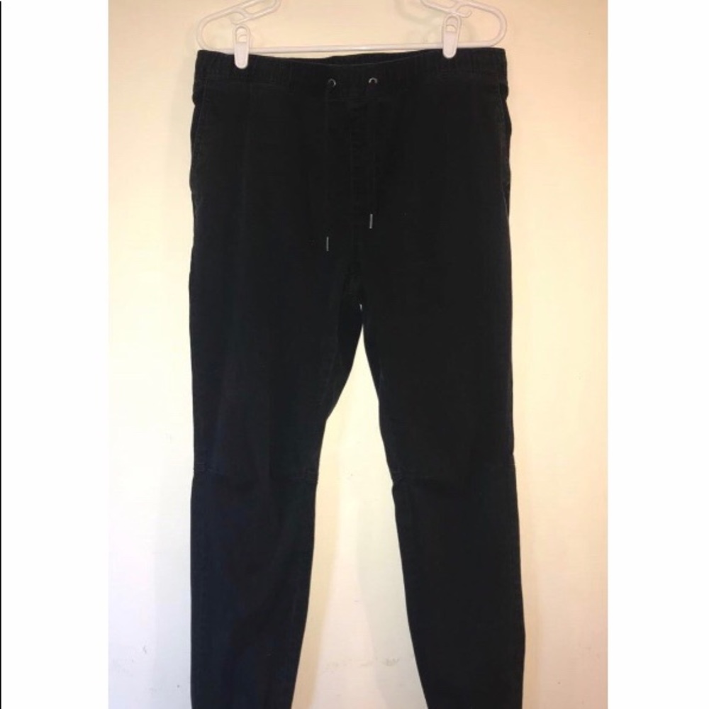 Men’s Empyre Joggers size LARGE